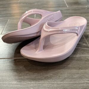 OOFOS OOlala Women's Light Pink Sandals